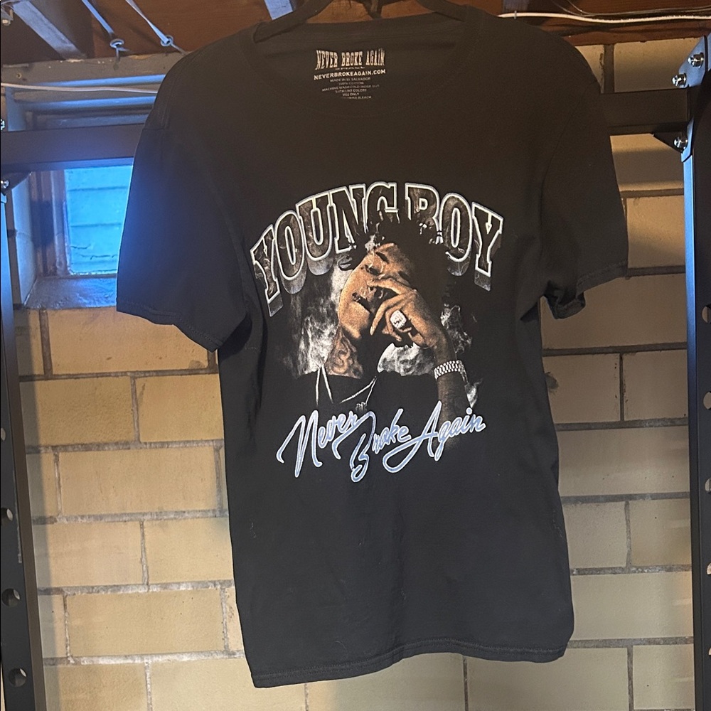Hot Topic Black Graphic Tee